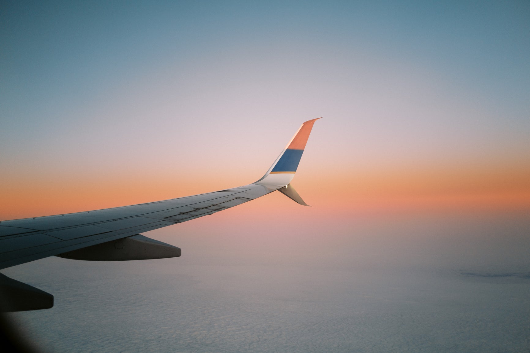 Leave Your Flight Glowing with These Travel Tips - Mukti Organics