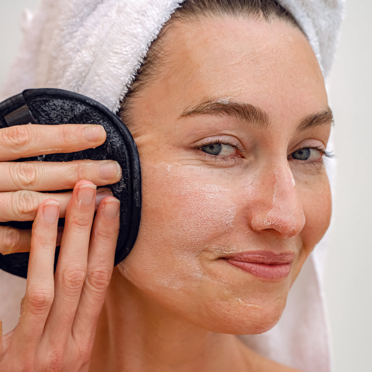 Luxe Bamboo Facial Cleansing Mitt Duo